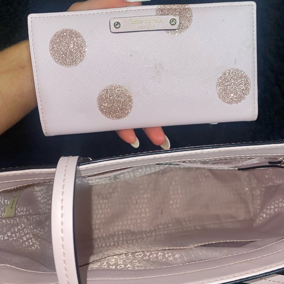 Very lightly used Kate spade large purse baby pink - Picture 4 of 5